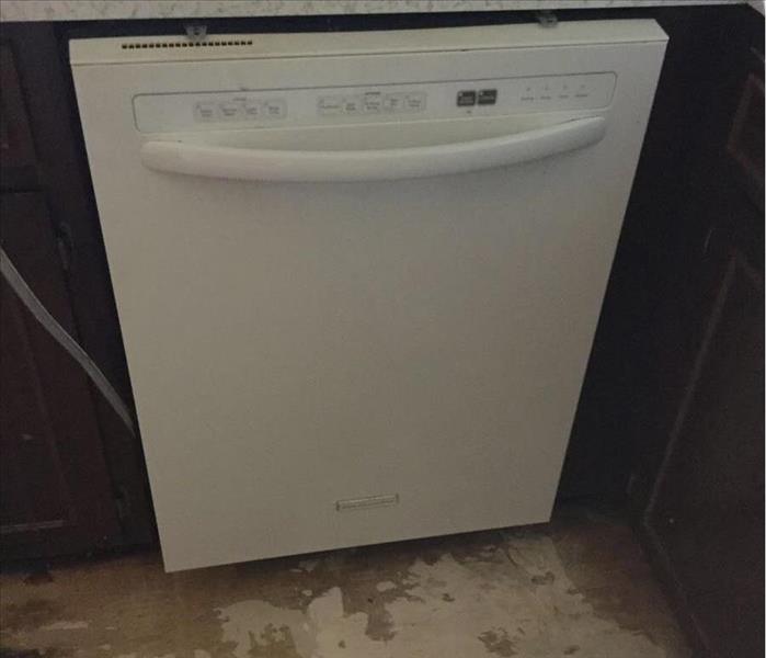 picture of white dishwasher 